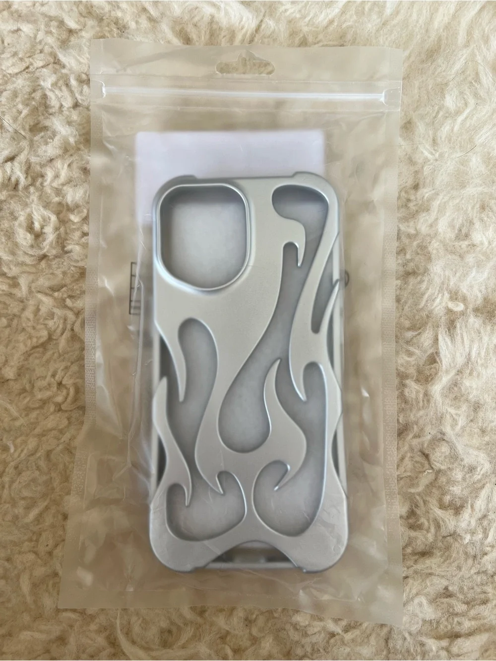 SHEIN Silver Flame Cutout Phone Case